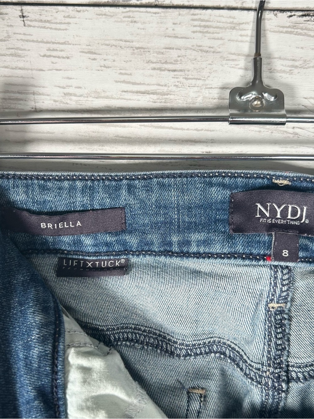 NYDJ Briella Bermuda Denim Shorts Lift Tuck Cuffed Heyburn Stretch Size 8 - Picture 4 of 4